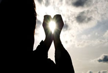 亚星:战术板|换防不及时+发球意图被识破 詹姆斯如何成为12秒9分背景帝?.